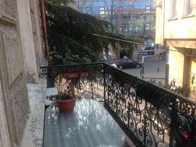 Проживание в семье Ia`s Homestay Тбилиси-8